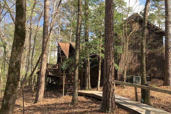 Alabama Lake Lodge - Outdoor View